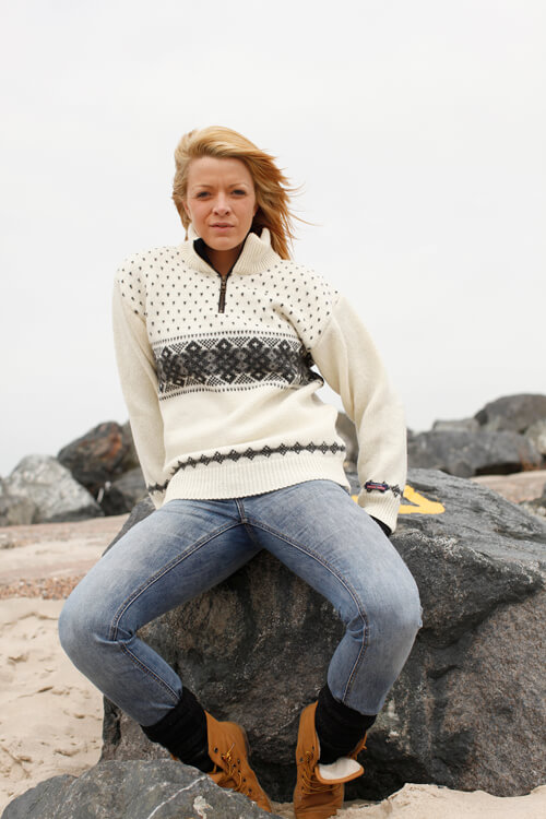 Scandinavian Norwool Jumper of pure new norwegian wool.